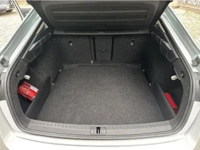 SREBRNY HATCHBACK SKODA OCTAVIA z 2022 r., BENZYNA, skrzynia biegów AUTOMATYCZNA 190KM, zdjęcie 15 z 19