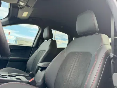 SZARY SUV FORD KUGA z 2026 r., BENZYNA, skrzynia biegów AUTOMATYCZNA 180KM, zdjęcie 4 z 14