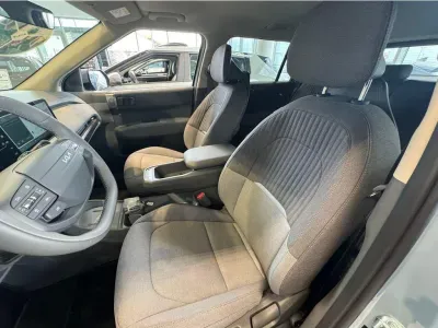 NIEBIESKI SUV KIA EV3 z 2025 r., ELEKTRYCZNY, skrzynia biegów AUTOMATYCZNA 150KM, zdjęcie 4 z 18
