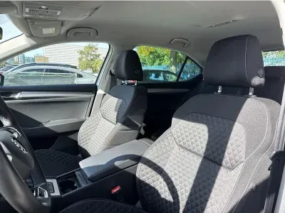 SREBRNY HATCHBACK SKODA SUPERB z 2023 r., BENZYNA, skrzynia biegów AUTOMATYCZNA 280KM, zdjęcie 6 z 19