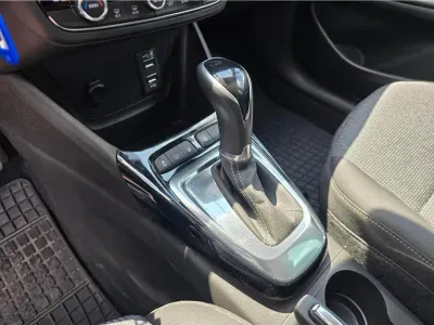 SREBRNY SUV OPEL CROSSLAND X z 2022 r., BENZYNA, skrzynia biegów AUTOMATYCZNA 130KM, zdjęcie 6 z 19
