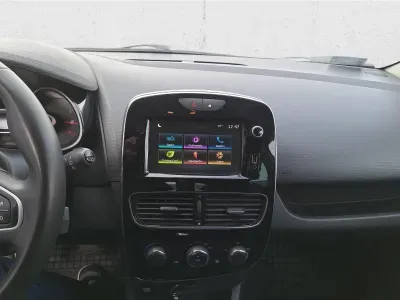 SREBRNY HATCHBACK RENAULT CLIO IV GENERATION z 2020 r., BENZYNA, skrzynia biegów MANUALNA 90KM, zdjęcie 10 z 10