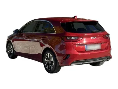CZERWONY HATCHBACK KIA CEED z 2024 r., BENZYNA, skrzynia biegów AUTOMATYCZNA 140KM, zdjęcie 8 z 19
