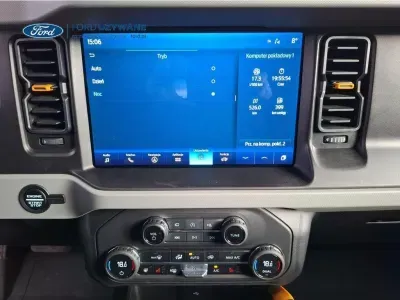 BIAŁY SUV FORD BRONCO z 2023 r., BENZYNA, skrzynia biegów AUTOMATYCZNA 246KM, zdjęcie 3 z 32