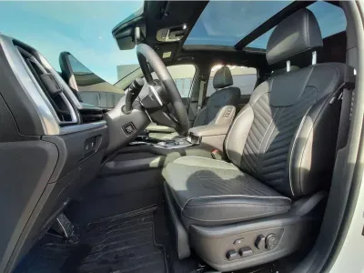 BIAŁY SUV KIA SORENTO z 2024 r., HYBRYDA/BENZYNA, skrzynia biegów AUTOMATYCZNA 159KM, zdjęcie 5 z 32