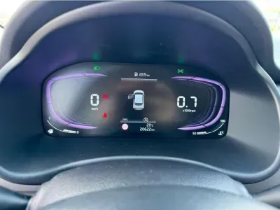 CZERWONY SUV KIA STONIC z 2025 r., BENZYNA, skrzynia biegów MANUALNA 58KM, zdjęcie 15 z 21