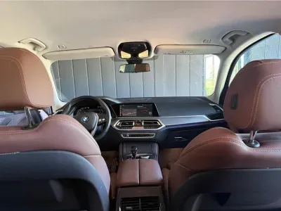 BIAŁY SUV BMW X5 z 2022 r., BENZYNA, skrzynia biegów AUTOMATYCZNA 333KM, zdjęcie 9 z 13