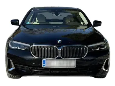 CZARNY SEDAN BMW SERIE 5 z 2022 r., BENZYNA, skrzynia biegów AUTOMATYCZNA 252KM, zdjęcie 13 z 19