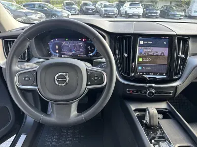 CZARNY SUV VOLVO XC60 z 2022 r., BENZYNA, skrzynia biegów AUTOMATYCZNA 197KM, zdjęcie 19 z 19