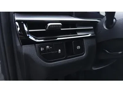 BIAŁY SUV KIA SPORTAGE z 2026 r., BENZYNA, skrzynia biegów MANUALNA 150KM, zdjęcie 11 z 18