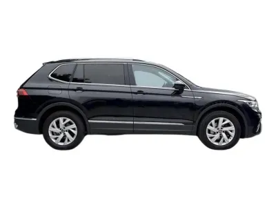 CZARNY SUV VOLKSWAGEN TIGUAN z 2022 r., DIESEL, skrzynia biegów AUTOMATYCZNA 150KM, zdjęcie 13 z 18