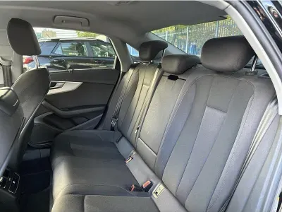 CZARNY SEDAN AUDI A4 z 2022 r., BENZYNA, skrzynia biegów AUTOMATYCZNA 150KM, zdjęcie 2 z 19