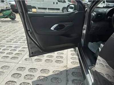 SZARY HATCHBACK TOYOTA YARIS z 2022 r., BENZYNA, skrzynia biegów MANUALNA 125KM, zdjęcie 13 z 19