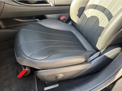 CZARNY SEDAN MERCEDES CLASSE EQE z 2023 r., ELEKTRYCZNY, skrzynia biegów AUTOMATYCZNA 245KM, zdjęcie 5 z 19
