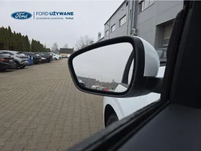 BIAŁY SUV FORD KUGA z 2022 r., HYBRYDA/BENZYNA, skrzynia biegów AUTOMATYCZNA 112KM, zdjęcie 4 z 28