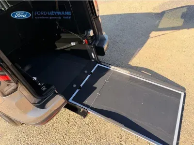 ZŁOTY VAN FORD TOURNEO CONNECT z 2026 r., DIESEL, skrzynia biegów AUTOMATYCZNA 90KM, zdjęcie 15 z 32