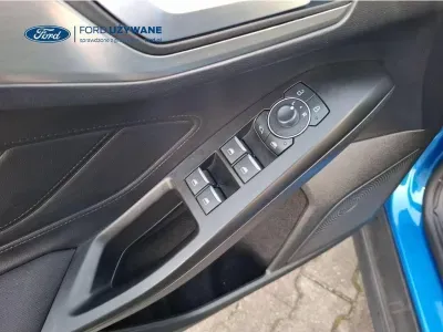 NIEBIESKI HATCHBACK FORD FOCUS z 2023 r., BENZYNA, skrzynia biegów MANUALNA 92KM, zdjęcie 5 z 28