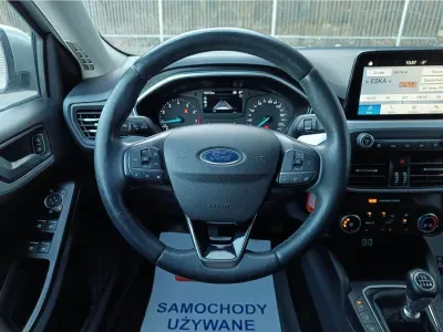 SREBRNY HATCHBACK FORD FOCUS LIM. z 2020 r., BENZYNA, skrzynia biegów MANUALNA 125KM, zdjęcie 11 z 20