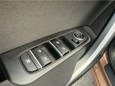 BRĄZOWY KOMBI KIA CEED z 2022 r., BENZYNA, skrzynia biegów MANUALNA 118KM, zdjęcie 17 z 28