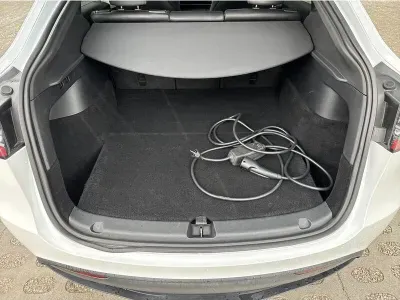 BIAŁY SUV TESLA MODEL Y z 2023 r., ELEKTRYCZNY, skrzynia biegów AUTOMATYCZNA 347KM, zdjęcie 8 z 19