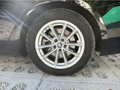 CZARNY KOMBI BMW SERIE 5 z 2023 r., DIESEL, skrzynia biegów AUTOMATYCZNA 150KM, zdjęcie 14 z 19