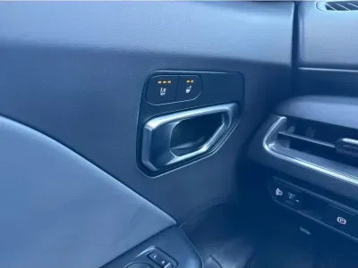 CZARNY HATCHBACK KIA K4 z 2025 r., BENZYNA, skrzynia biegów AUTOMATYCZNA 110KM, zdjęcie 5 z 21
