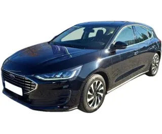CZARNY HATCHBACK FORD FOCUS z 2023 r., BENZYNA, skrzynia biegów MANUALNA 92KM, zdjęcie główne