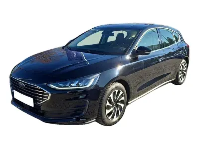 CZARNY HATCHBACK FORD FOCUS z 2023 r., BENZYNA, skrzynia biegów MANUALNA 92KM, zdjęcie główne