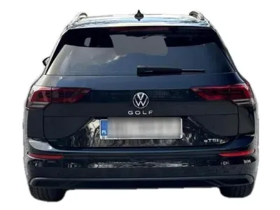 CZARNY KOMBI VOLKSWAGEN GOLF VIII VARIANT z 2023 r., BENZYNA, skrzynia biegów AUTOMATYCZNA 131KM, zdjęcie 14 z 19