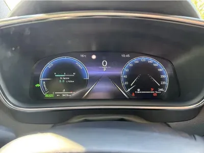 BIAŁY KOMBI TOYOTA COROLLA z 2023 r., HYBRYDA/BENZYNA, skrzynia biegów AUTOMATYCZNA 140KM, zdjęcie 4 z 19