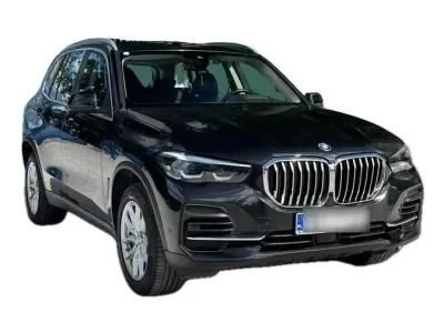 CZARNY SUV BMW X5 z 2022 r., HYBRYDA/BENZYNA, skrzynia biegów AUTOMATYCZNA 394KM, zdjęcie 8 z 19