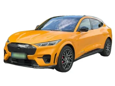 ŻÓŁTY SUV FORD MUSTANG MACH-E z 2022 r., ELEKTRYCZNY, skrzynia biegów AUTOMATYCZNA 487KM, zdjęcie główne