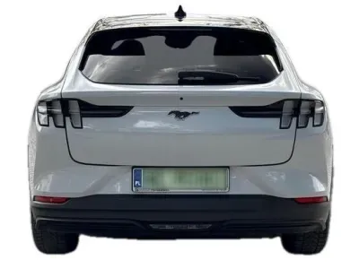 BIAŁY SUV FORD MUSTANG MACH E z 2022 r., ELEKTRYCZNY, skrzynia biegów AUTOMATYCZNA 269KM, zdjęcie 6 z 19