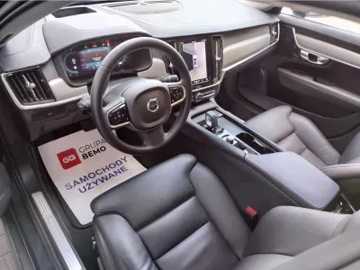 NIEBIESKI KOMBI VOLVO V90 CROSS COUNTRY z 2023 r., HYBRYDA/DIESEL, skrzynia biegów AUTOMATYCZNA 300KM, zdjęcie 19 z 19