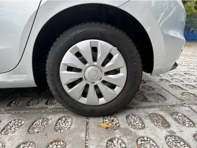 SREBRNY HATCHBACK SKODA FABIA z 2024 r., BENZYNA, skrzynia biegów MANUALNA 116KM, zdjęcie 13 z 19