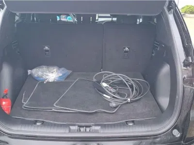 CZARNY SUV FORD KUGA z 2025 r., HYBRYDA/BENZYNA, skrzynia biegów AUTOMATYCZNA 178KM, zdjęcie 22 z 28