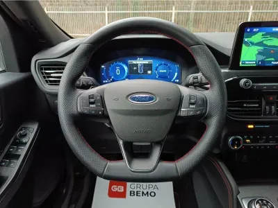 SZARY KOMBI FORD KUGA z 2023 r., BENZYNA, skrzynia biegów AUTOMATYCZNA 120KM, zdjęcie 4 z 16