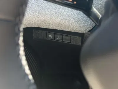 SZARY SUV CITROEN C5 AIRCROSS z 2026 r., HYBRYDA/BENZYNA, skrzynia biegów AUTOMATYCZNA 145KM, zdjęcie 10 z 18