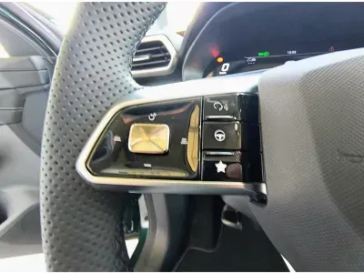 CZERWONY SUV MG ZS HYBRID z 2026 r., HYBRYDA/BENZYNA, skrzynia biegów AUTOMATYCZNA 197KM, zdjęcie 12 z 17