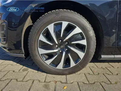 CZARNY HATCHBACK FORD FOCUS z 2023 r., BENZYNA, skrzynia biegów MANUALNA 92KM, zdjęcie 5 z 29