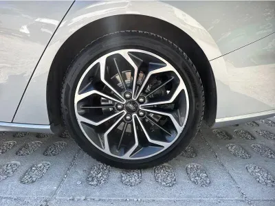 SREBRNY KOMBI FORD FOCUS z 2024 r., BENZYNA, skrzynia biegów AUTOMATYCZNA 155KM, zdjęcie 18 z 19