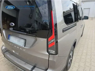 ZŁOTY VAN FORD TOURNEO CONNECT z 2026 r., DIESEL, skrzynia biegów AUTOMATYCZNA 90KM, zdjęcie 7 z 32