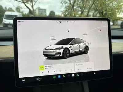 BIAŁY SEDAN TESLA MODEL 3 z 2022 r., ELEKTRYCZNY, skrzynia biegów AUTOMATYCZNA 306KM, zdjęcie 2 z 18