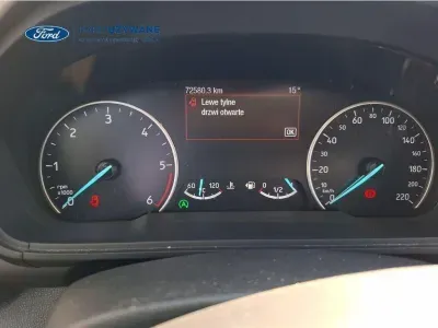 POMARAŃCZOWY SUV FORD ECOSPORT z 2018 r., DIESEL, skrzynia biegów MANUALNA 92KM, zdjęcie 8 z 26