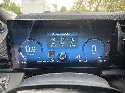 BIAŁY SUV FORD PUMA GEN-E z 2024 r., BENZYNA, skrzynia biegów MANUALNA 125KM, zdjęcie 9 z 18