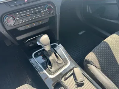 NIEBIESKI KOMBI KIA CEED z 2024 r., BENZYNA, skrzynia biegów AUTOMATYCZNA 103KM, zdjęcie 5 z 20