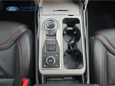 SZARY SUV FORD EXPLORER z 2023 r., HYBRYDA/BENZYNA, skrzynia biegów AUTOMATYCZNA 336KM, zdjęcie 25 z 34