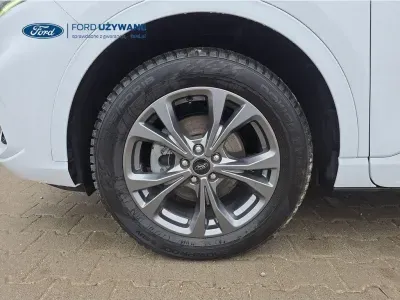 BIAŁY SUV FORD KUGA z 2022 r., HYBRYDA/BENZYNA, skrzynia biegów AUTOMATYCZNA 112KM, zdjęcie 23 z 28