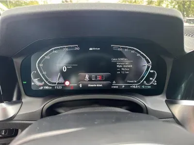 BIAŁY SEDAN BMW SERIE 3 z 2022 r., HYBRYDA/BENZYNA, skrzynia biegów AUTOMATYCZNA 292KM, zdjęcie 12 z 19