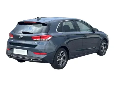 NIEBIESKI HATCHBACK HYUNDAI I30 z 2024 r., BENZYNA, skrzynia biegów MANUALNA 120KM, zdjęcie 10 z 14